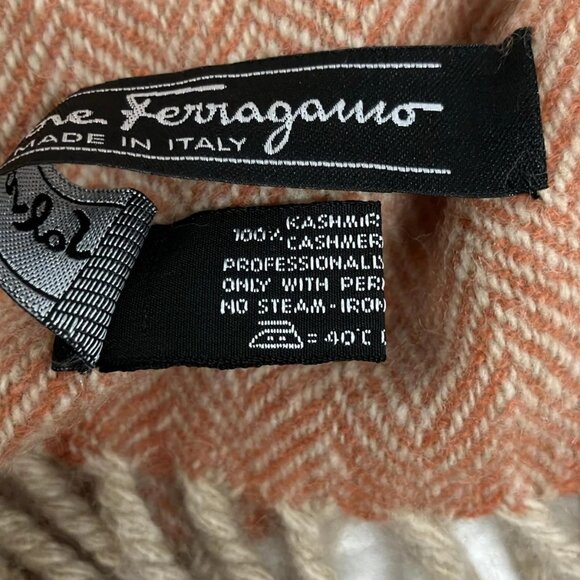 Auth Salvatore Ferragamo - Orange Cream Cashmere Scarf - Picture 5 of 7